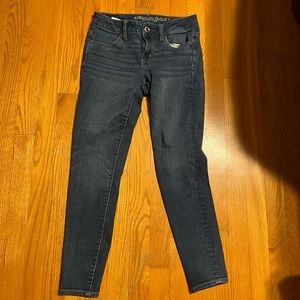 American Eagle woman’s size 4 short super super stretch